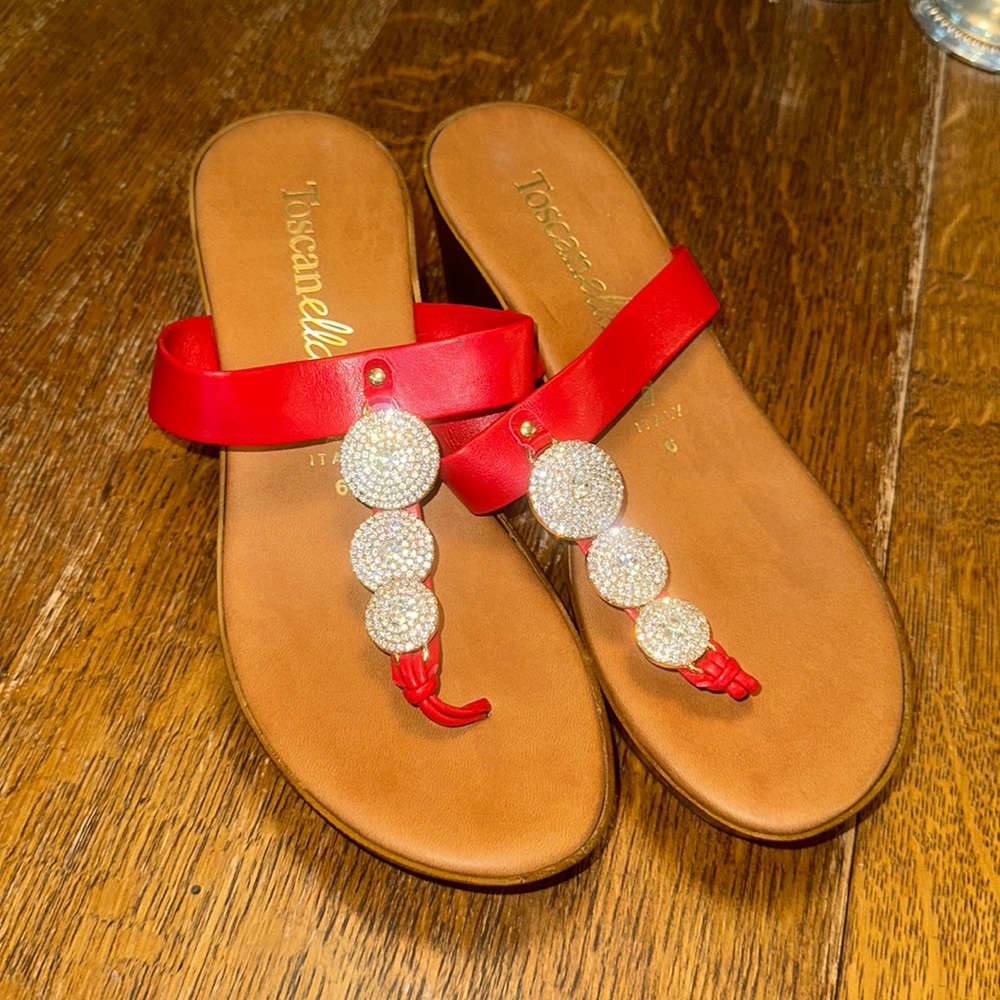 NWOT Toscanella Italian Red Size 6